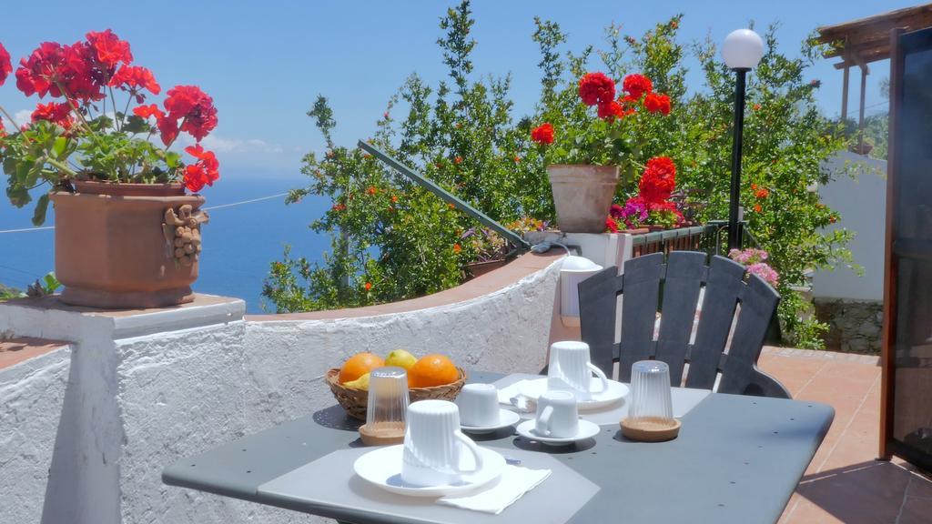 La Via Del Mare Bed & Breakfast