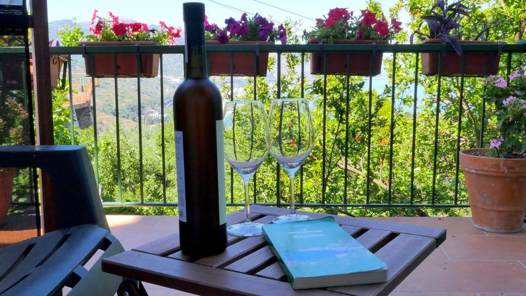 La Via Del Mare Bed & Breakfast
